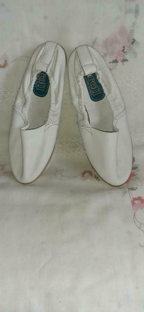 Paire de ballerine cuir blanc pt 34, Enlèvement ou Envoi, Neuf