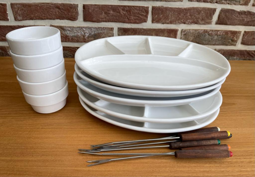 5 Fondueborden + potjes + vorkjes, Enlèvement ou Envoi, Utilisé, Poterie, Assiettes(s)