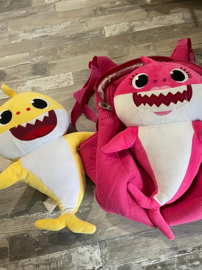 Babyshark knuffel+rugzakje, Ophalen, Gebruikt