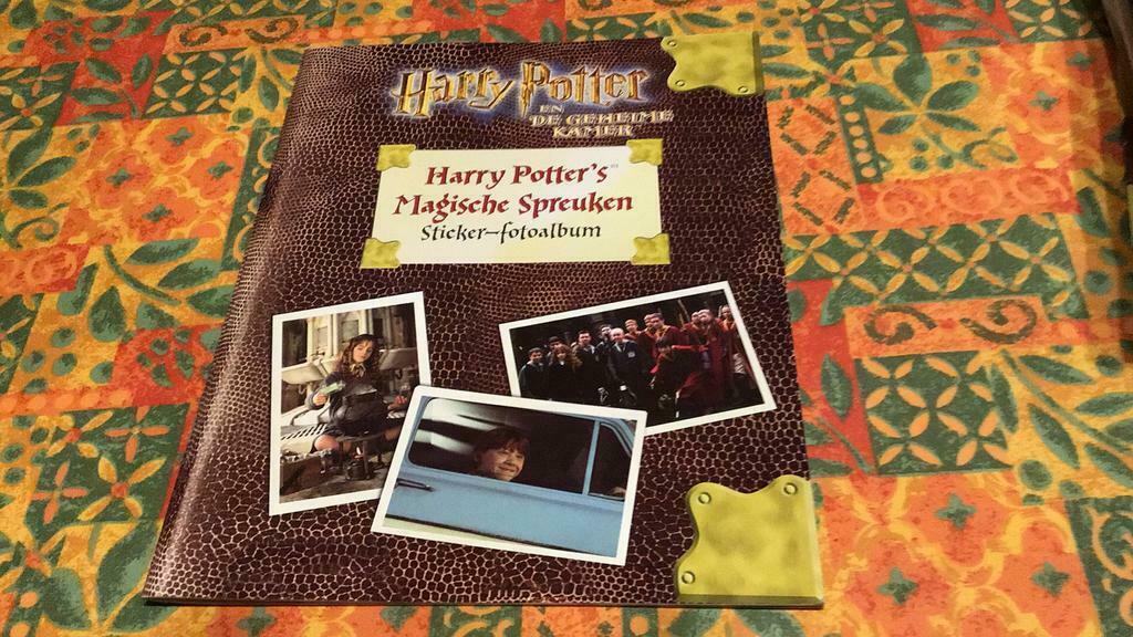 Harry Potter en de geheime kamer(+), Ophalen of Verzenden, Zo goed als nieuw, Prentenboek
