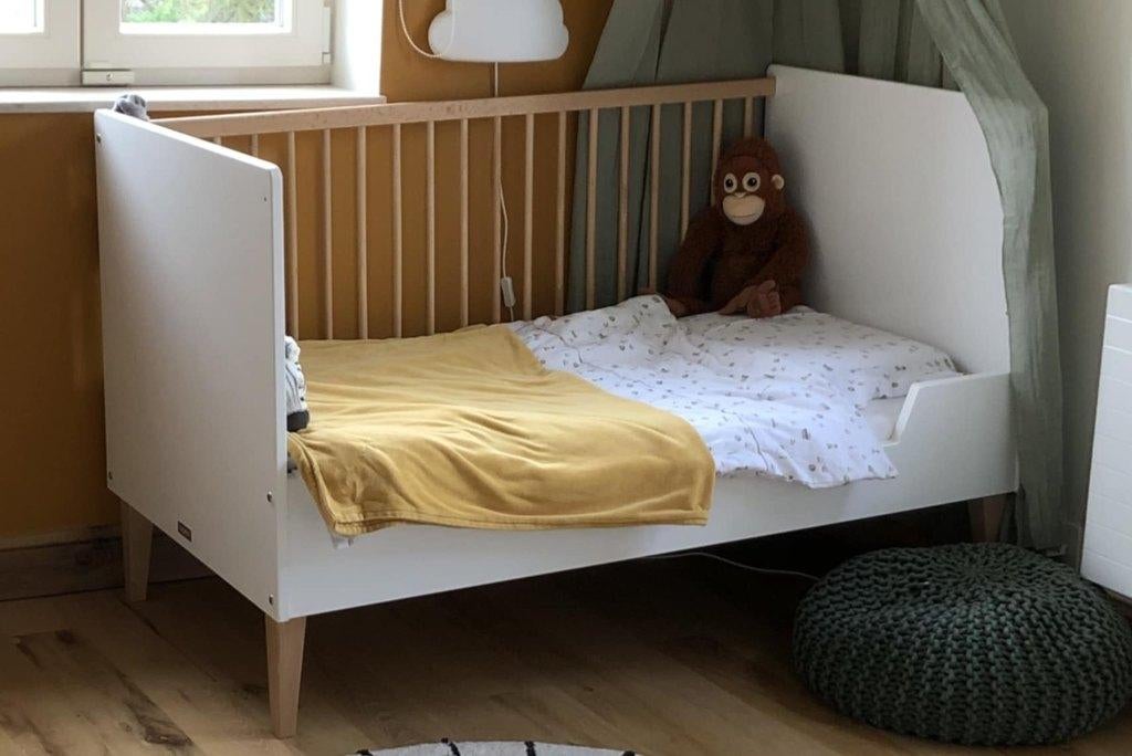 Babybed2xMeegroeibed-baby-peuter-kleuter-BopitaIndy + matras, 70 tot 85 cm, 140 tot 160 cm, Zo goed als nieuw, Ophalen