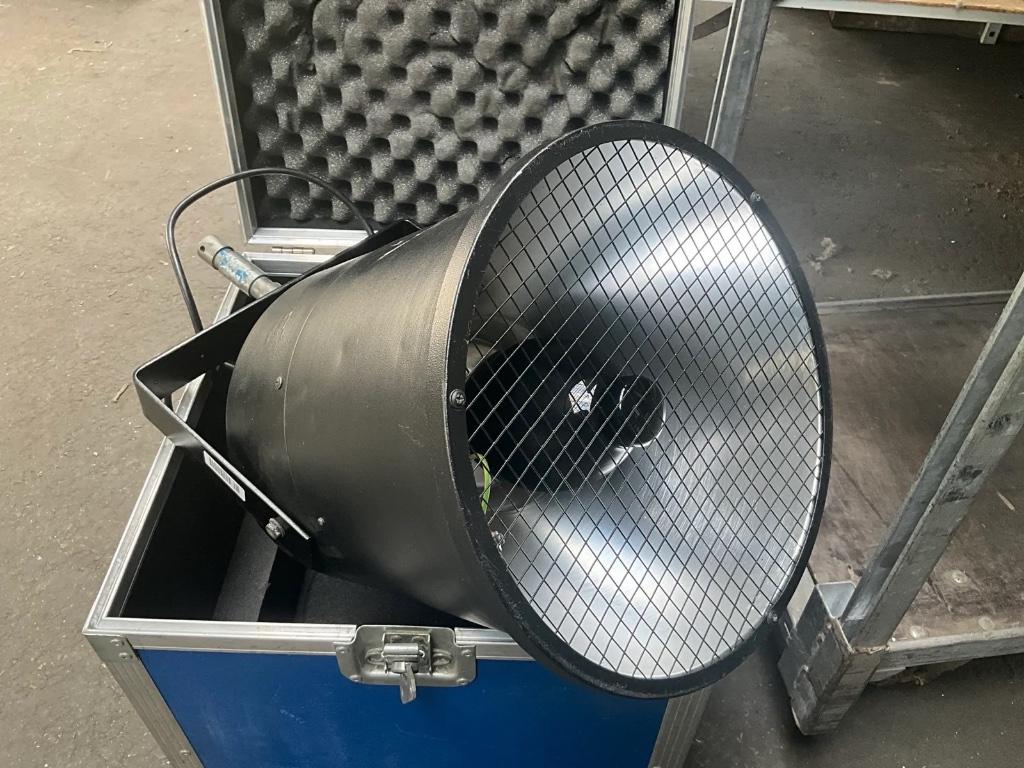 Blacklight Black Gun 400 W + Flightcase, Enlèvement, Utilisé, Lumières
