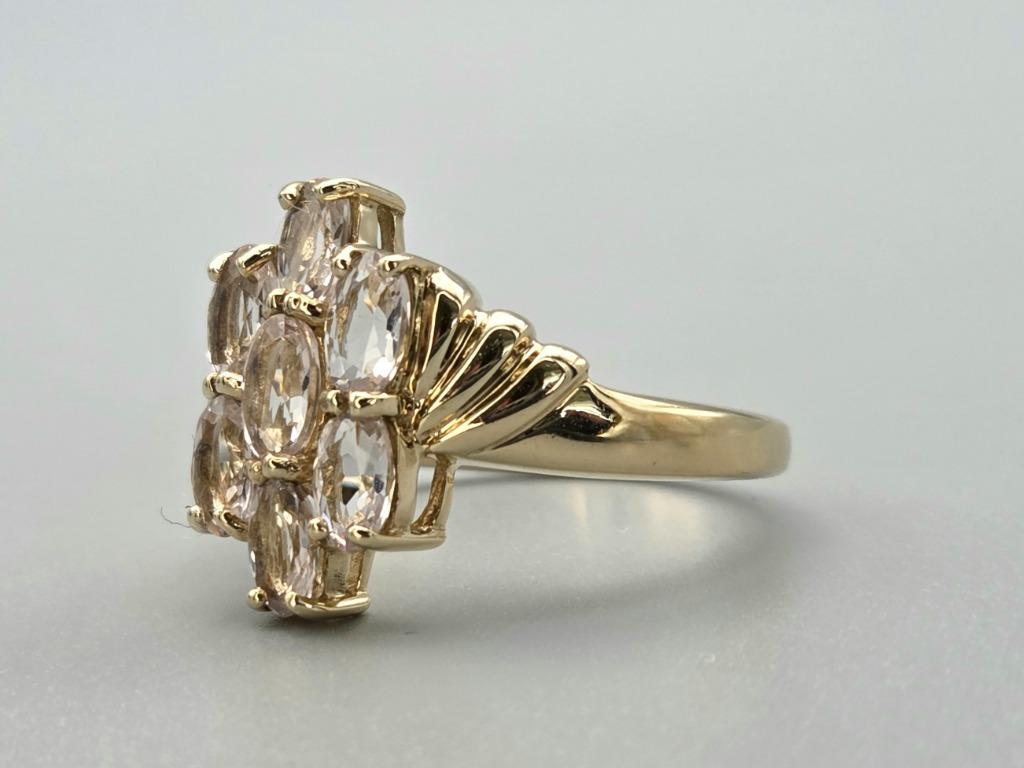 Gouden Vintage ring met edelsteen morganiet. 2025/609, Bijoux, Sacs & Beauté, Bijoux anciens, Envoi, Or, Bague, Avec pierre précieuse