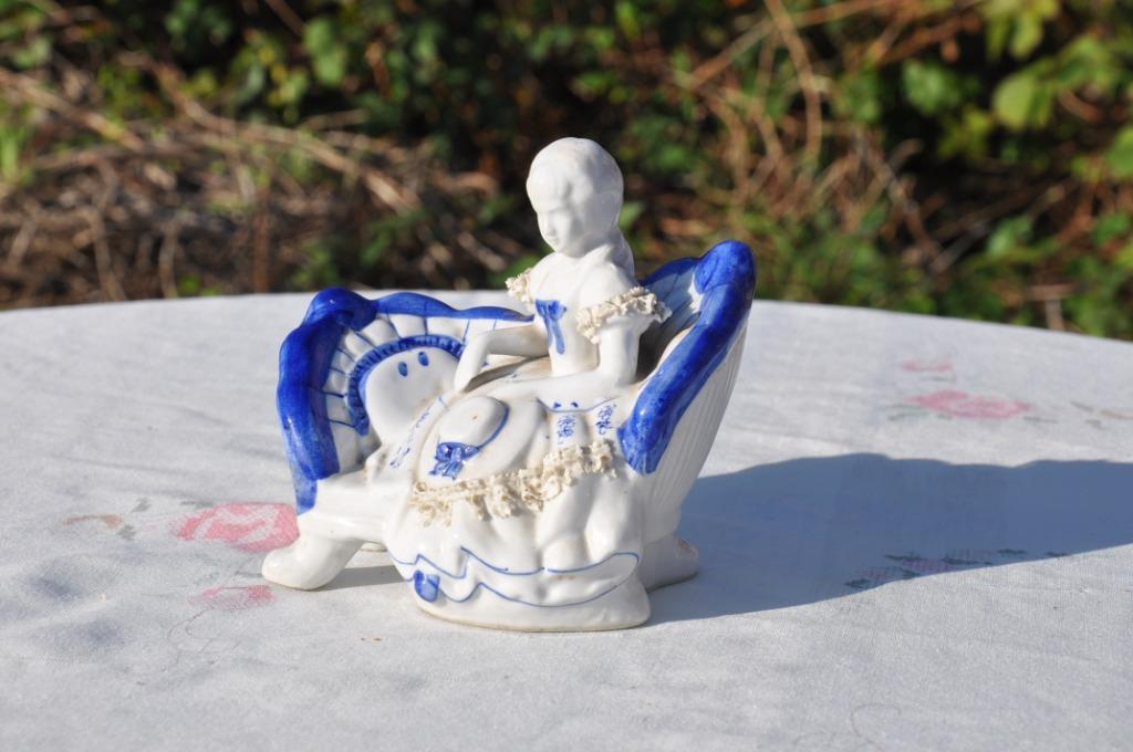 §  marquise sur banc en faience, Antiquités & Art, Enlèvement ou Envoi