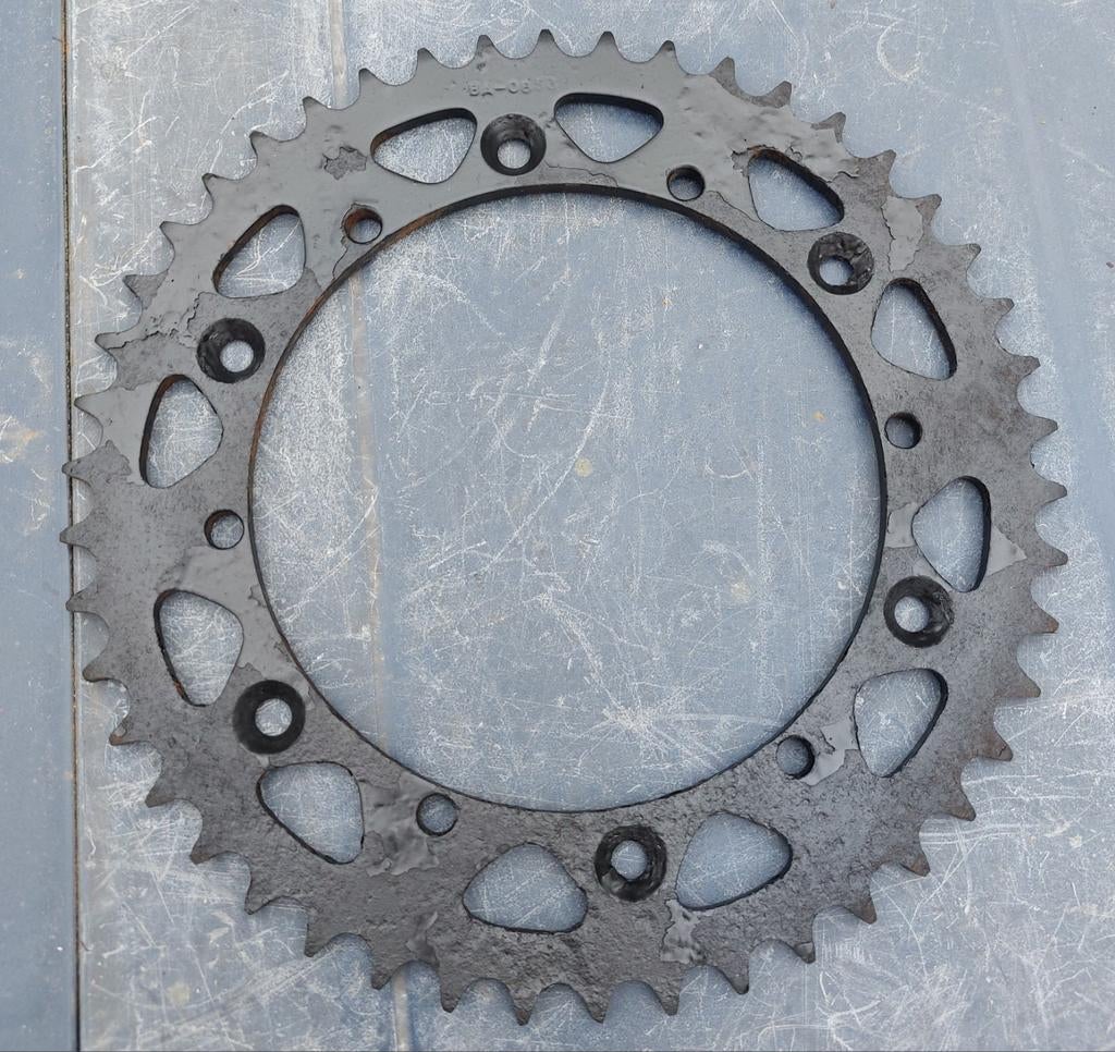 Couronne 46 dents pour Yamaha YZ / WR, Motos, Pièces | Yamaha, Utilisé, Enlèvement ou Envoi