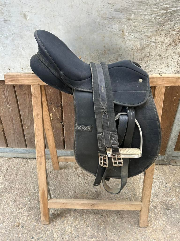 Selle Maxam complète, Enlèvement