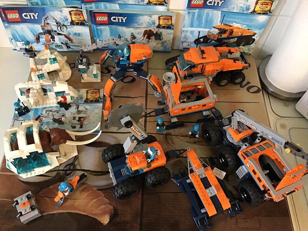 Laboratoire de recherche Lego City au pôle Nord, Enlèvement, Lego