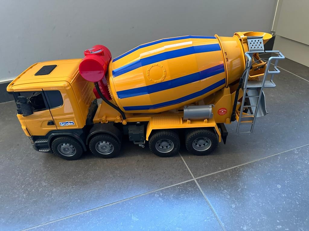 Bruder betonmixer, Ophalen, Gebruikt