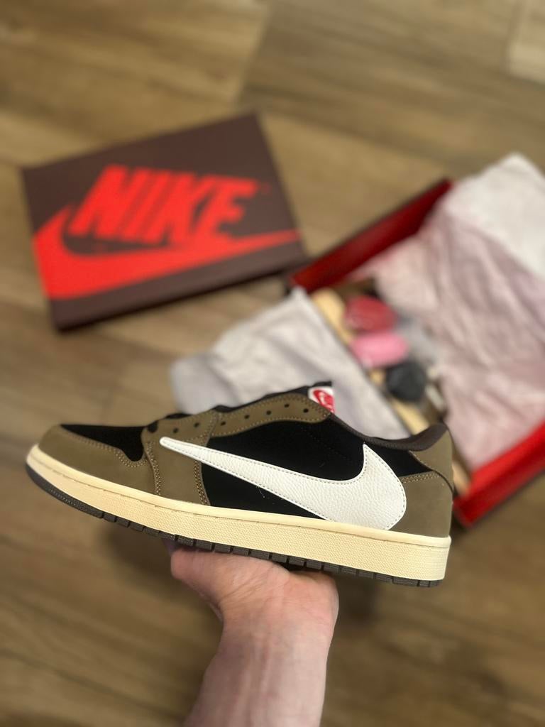 Travis scott og sp 43, Ophalen of Verzenden, Zo goed als nieuw