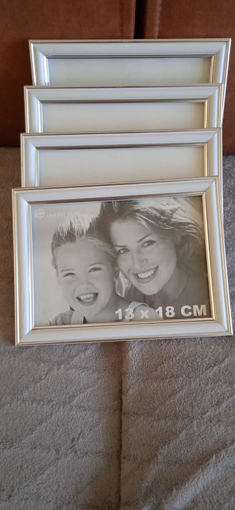 Fotolijsten vier 13x18 cmkan staan en hangen, Enlèvement, Comme neuf