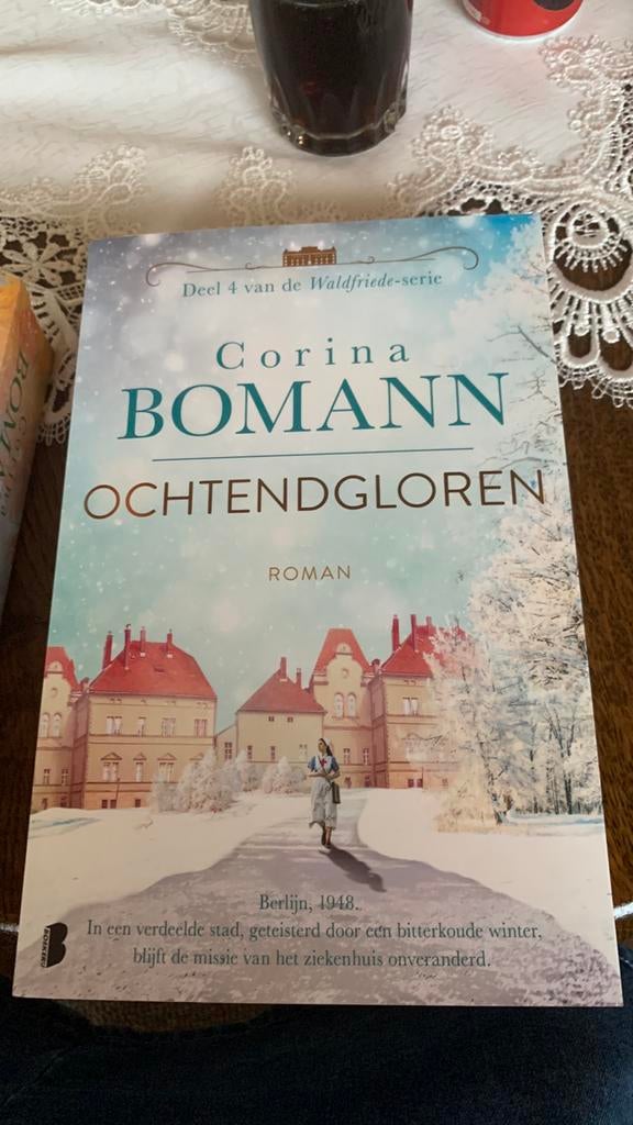 Corina Bomann - Ochtendgloren, Ophalen of Verzenden, Zo goed als nieuw, Corina Bomann