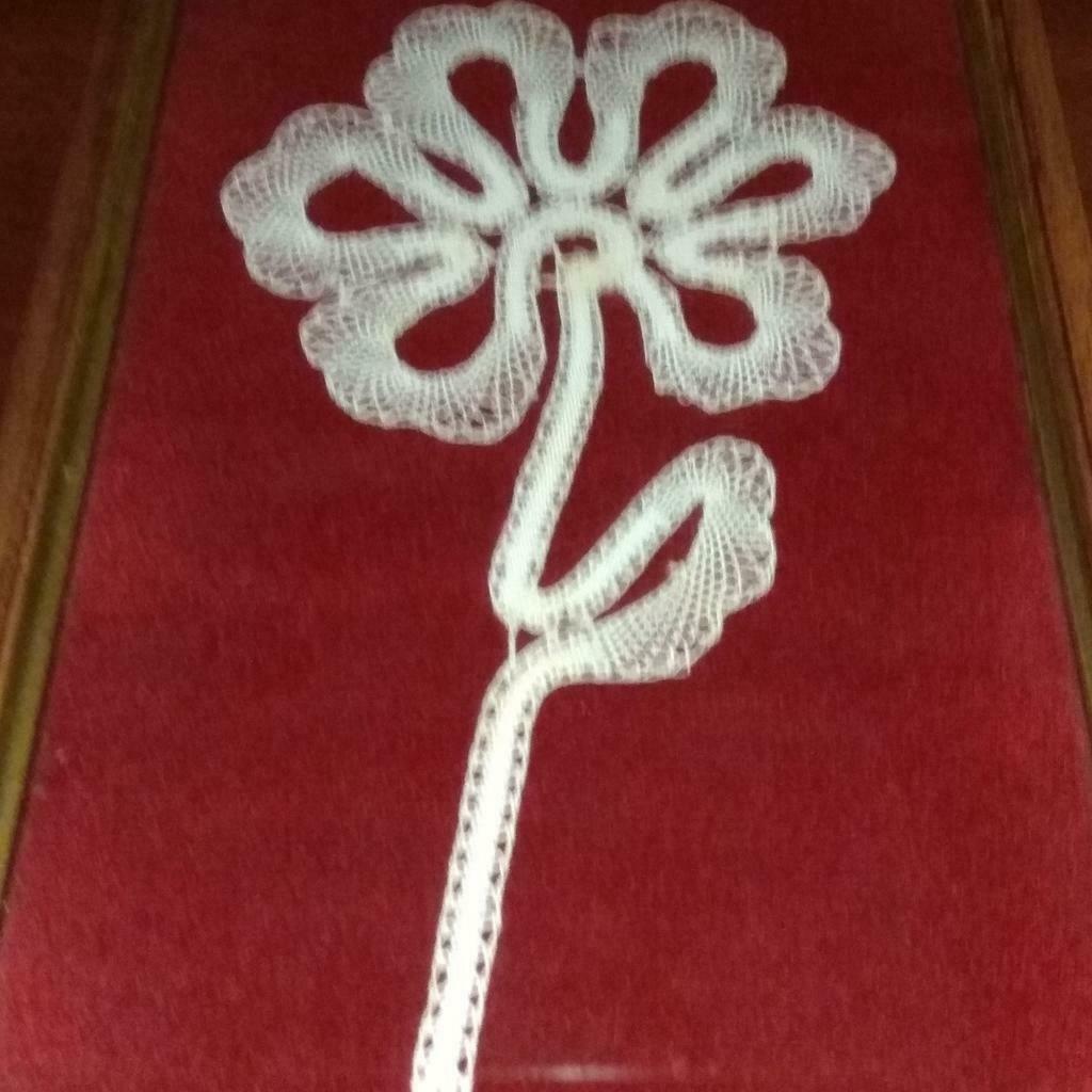 Fleur en dentelle de Bruges, Hobby & Loisirs créatifs, Enlèvement ou Envoi, Comme neuf