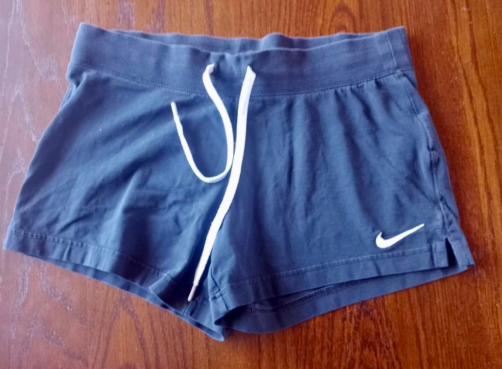 Zwart short van merkt : Nike, Zwart, Ophalen of Verzenden, Hardlopen of Fietsen, Maat 36 (S)