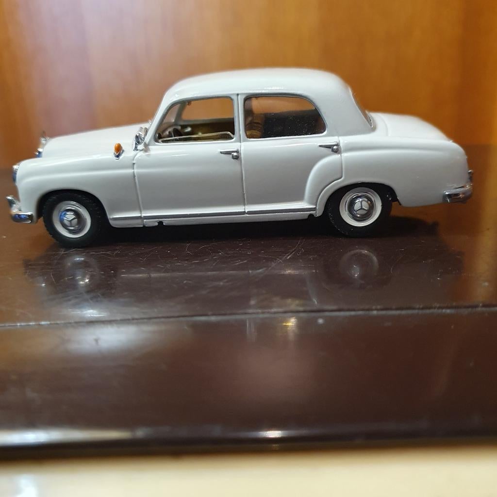 Mercedes-Benz   Minichamps   180, Ophalen of Verzenden, MiniChamps
