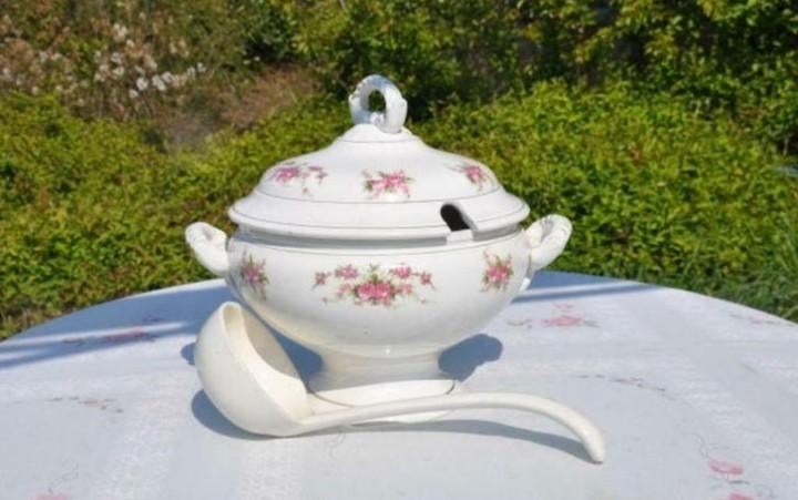 § soupiere avec louche boch bouquets de roses, Enlèvement ou Envoi