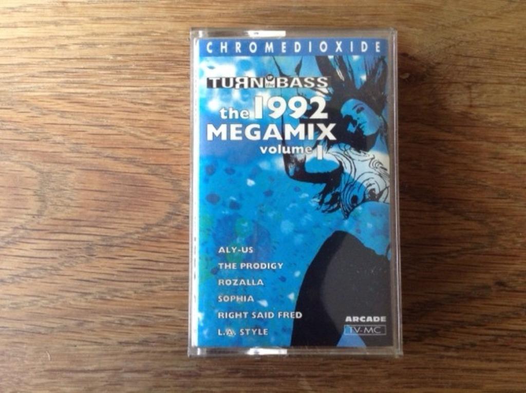 muziekcassette turn up the bass, Enlèvement ou Envoi, Autres genres, 1 cassette audio, Originale