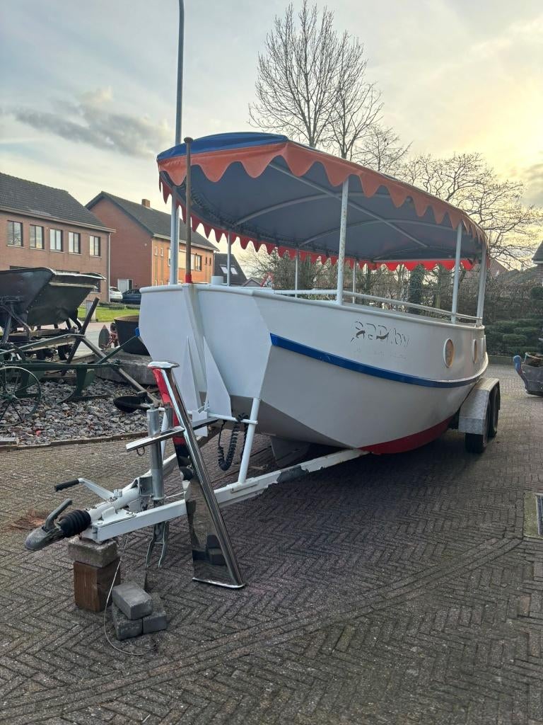 Carnavalsboot op wielen (met overkapping), Enlèvement, Comme neuf, Autres types