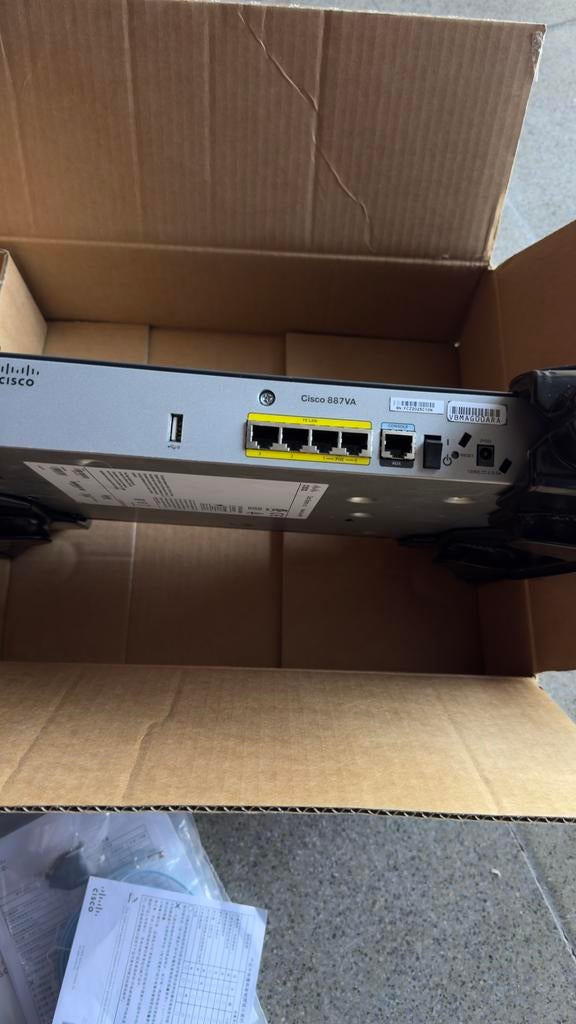 CISCO Router C887VA-K9, Enlèvement ou Envoi, Comme neuf, Routeur