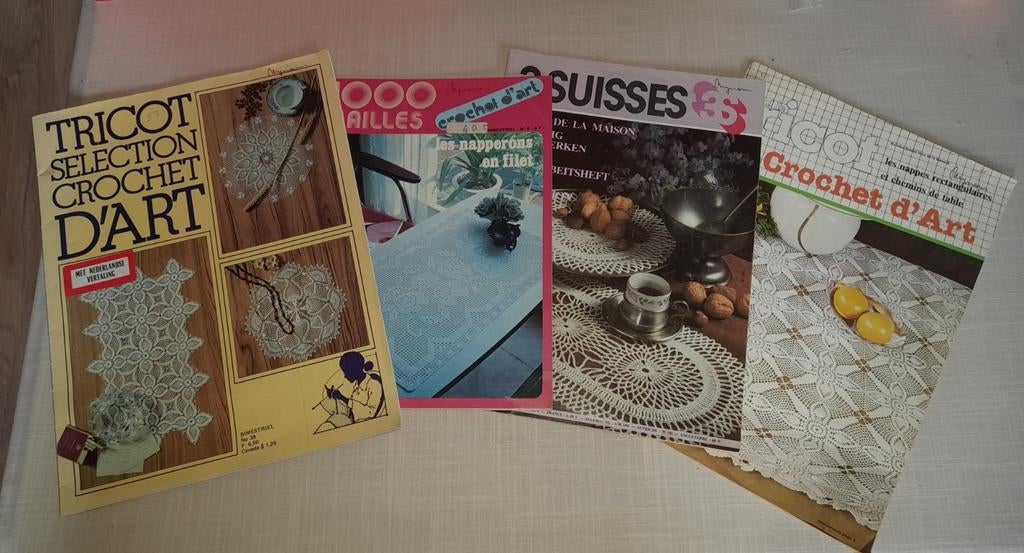 4 Revues de crochet & crochet d'art Vintage, Livres, Enlèvement ou Envoi, Comme neuf, Tricot et Crochet