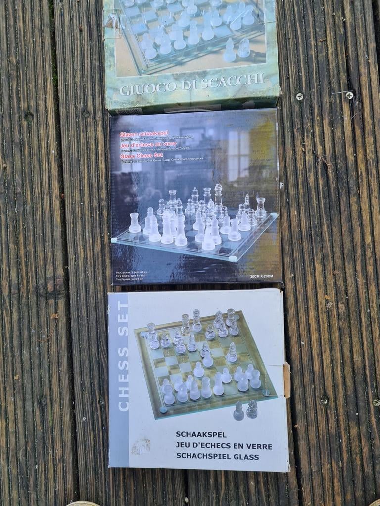 Jeux d'échecs variés en verre 20 x 20 cm, Enlèvement ou Envoi, Comme neuf