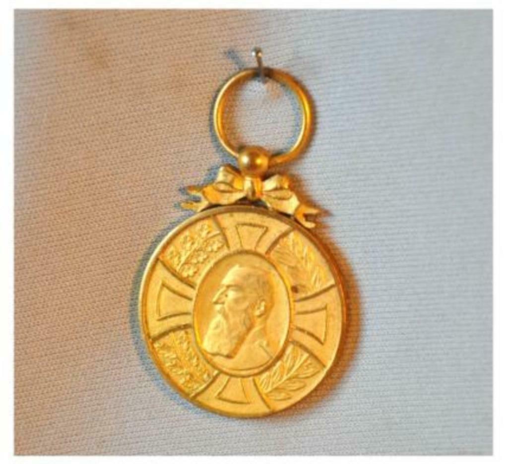 § medaille commemorative regne leopold II 1865-1905, Verzamelen, Ophalen of Verzenden, Overige soorten, Lintje, Medaille of Wings