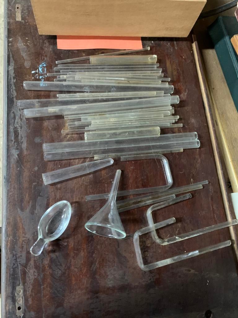 Lot fijne buisjes trechters in glas van labo, Antiek en Kunst, Ophalen of Verzenden