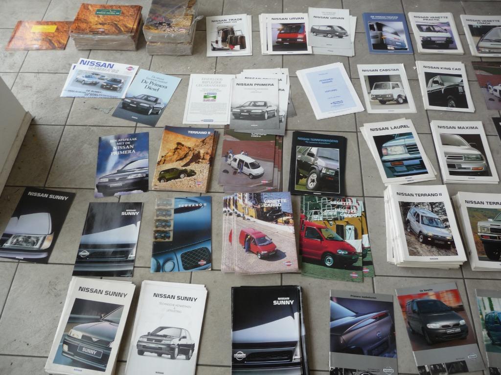NISSAN - LOT CATALOGEN JAREN '90 + BEGIN 2000, Ophalen of Verzenden, Zo goed als nieuw, Nissan