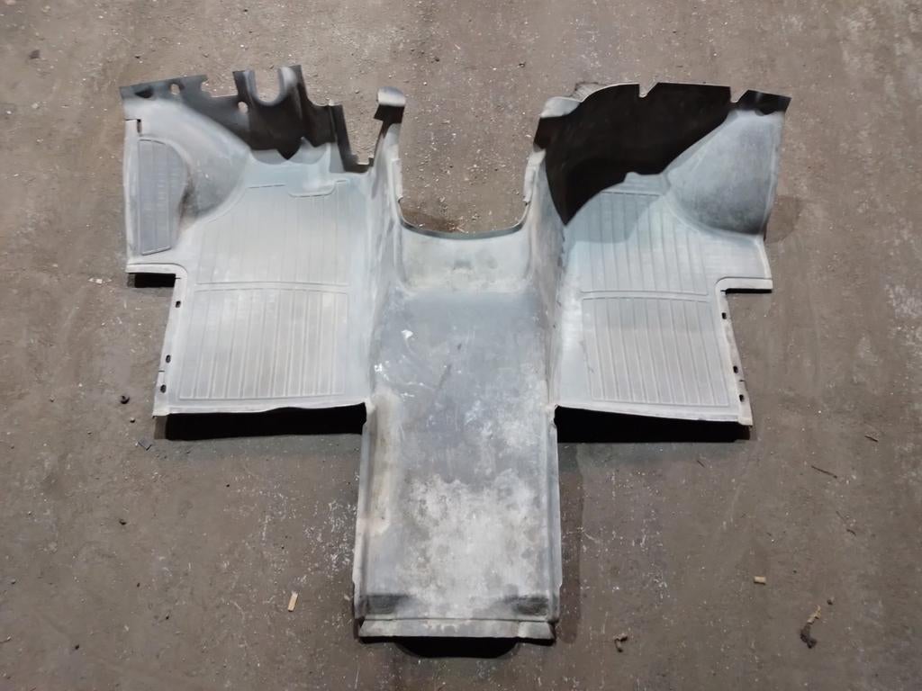 Mercedes Vito Viano W639 vloerbekleding vooraan, Gebruikt, ., Mercedes-Benz, Ophalen of Verzenden