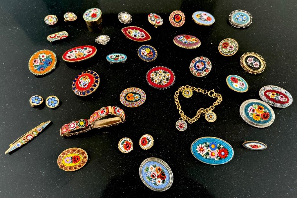 Micro Mosaik Camee Broches Armband Collectie, Handtassen en Accessoires, Antieke sieraden, Verzenden, Overige materialen, Overige typen