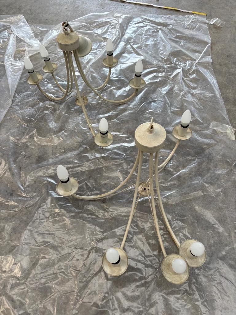 2 Witte metalen lusters voor tegen de muur, Huis en Inrichting, Lampen | Hanglampen, Ophalen, Zo goed als nieuw, Metaal