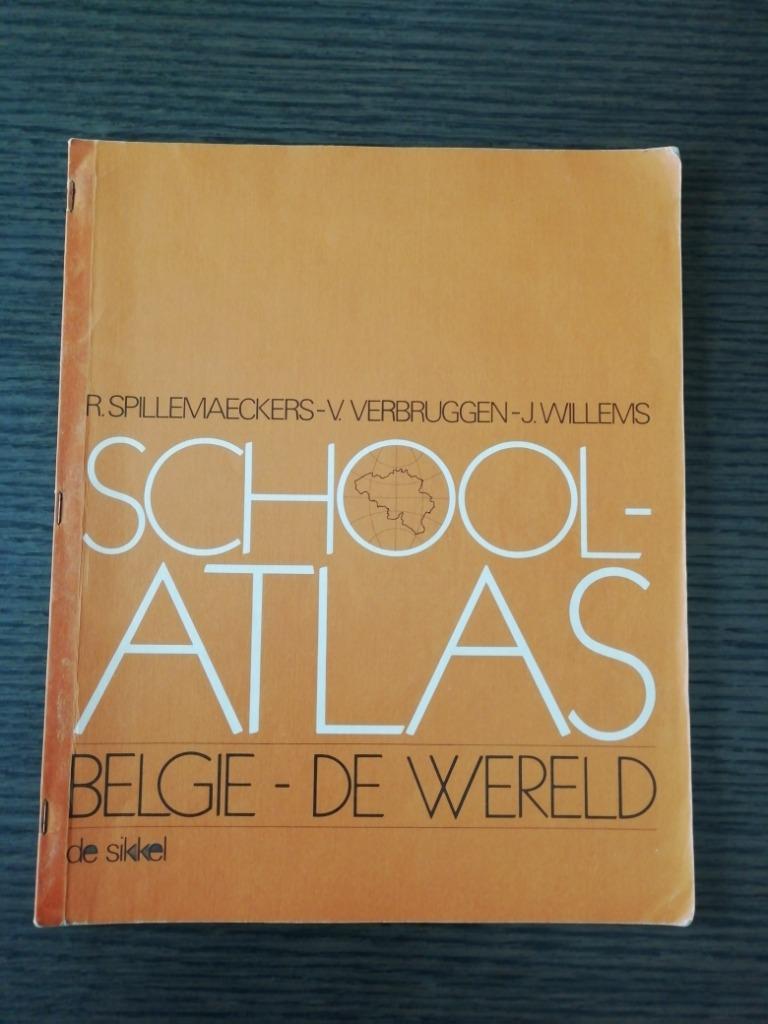 Vintage Schoolatlas België en de Wereld - De Sikkel 1981, Boeken, Gelezen, Overige atlassen, Ophalen of Verzenden, 1800 tot 2000
