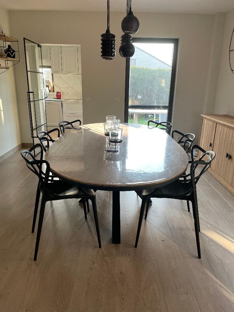 Salle à manger complète en chêne massif – état impeccable, Enlèvement, Comme neuf, Modern, 6 à 8 chaises