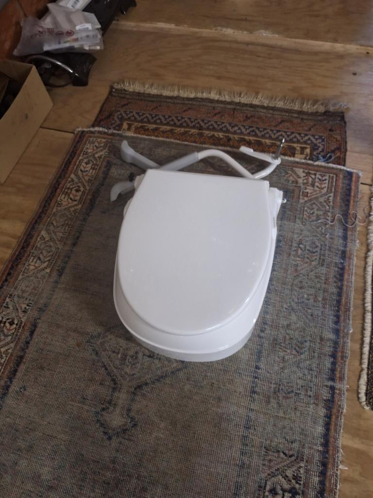 Wc verhoger, Diversen, Verpleegmiddelen, Ophalen, Zo goed als nieuw