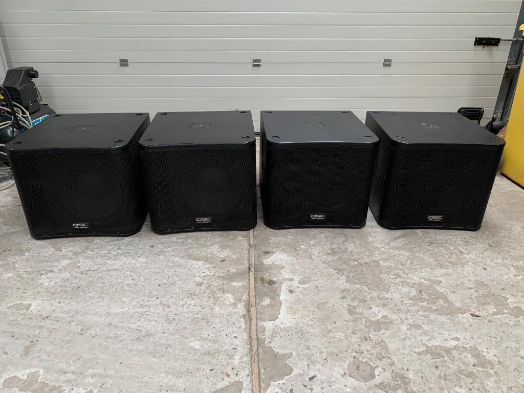 Qsc KW181 sub met qsc hoes, Audio, Tv en Foto, Luidsprekerboxen, Ophalen, Zo goed als nieuw, Subwoofer, Overige merken