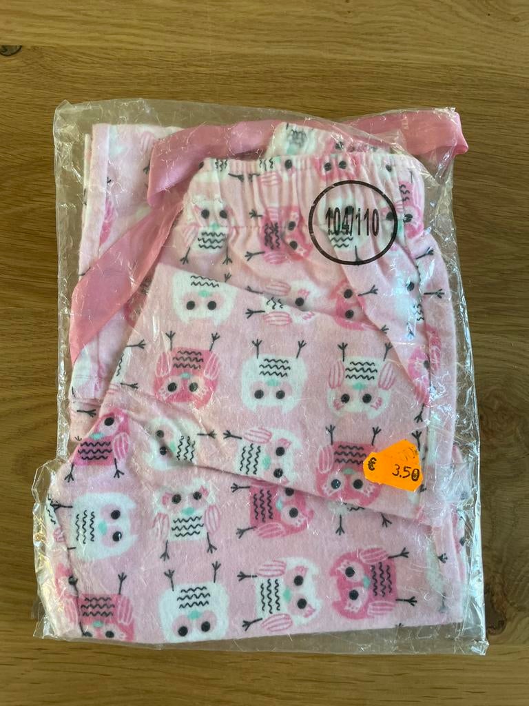 Nouveau pantalon de pyjama taille 104/110 avec hiboux flanel, Neuf, Enlèvement ou Envoi, Vêtements de nuit ou Sous-vêtements, Wibra