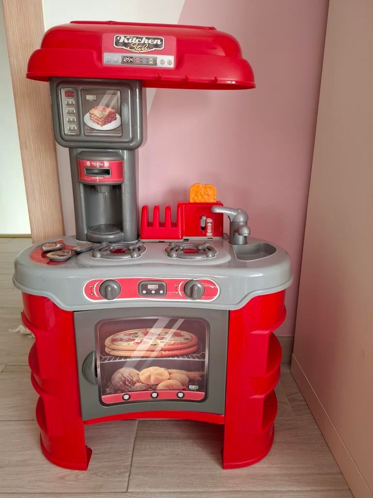 Kinderkeuken met veel keukengerei en mand, Kinderen en Baby's, Ophalen