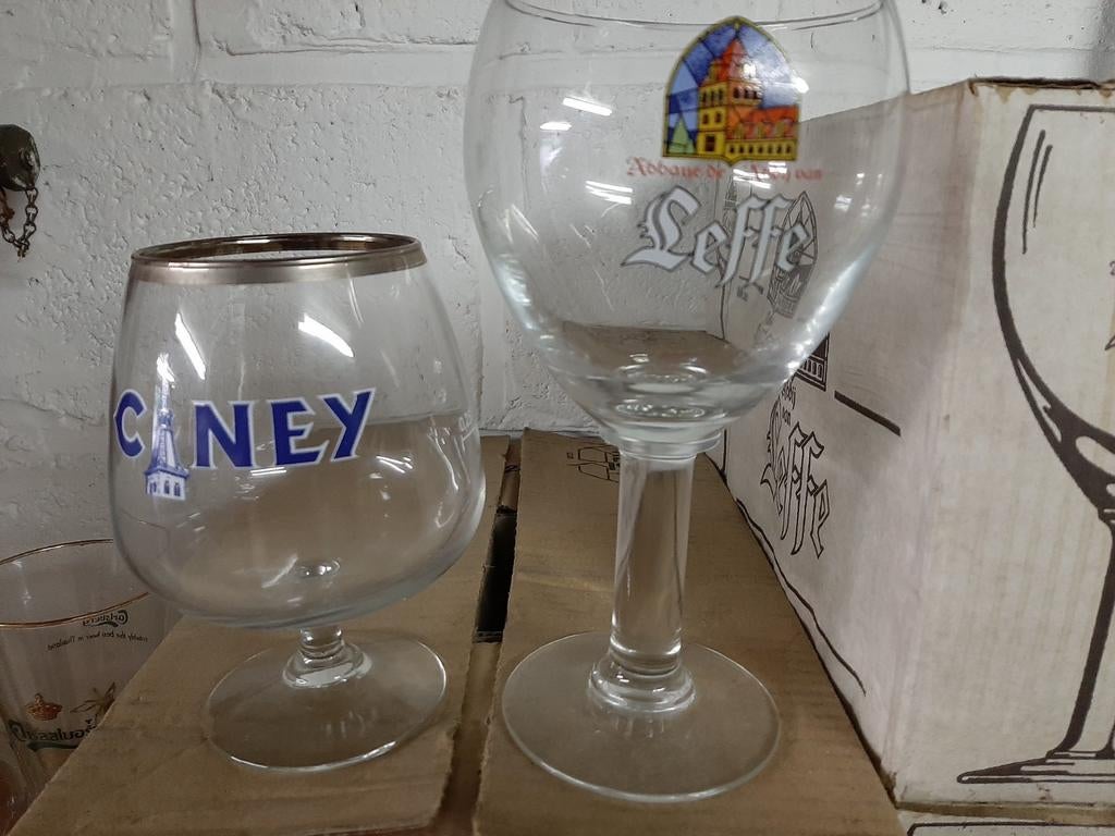 48 Verres à bières divers, leffe,ciney,Kriek, Carlsberg etc, Enlèvement