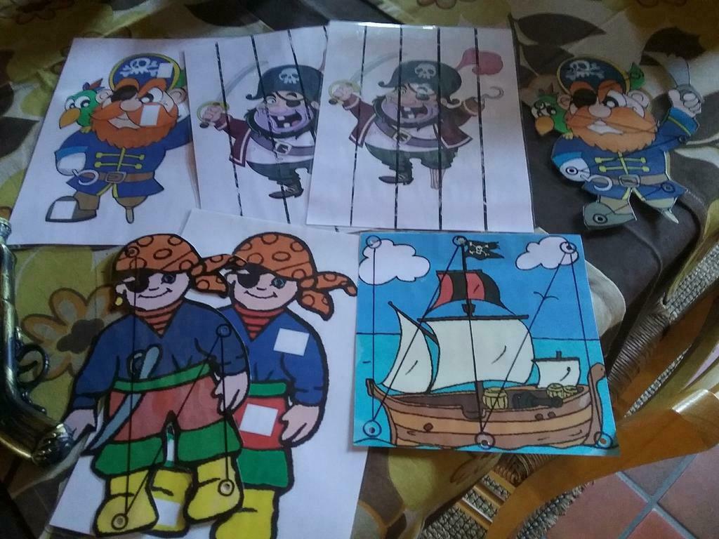 Divers objets sur le thème des pirates, Enlèvement ou Envoi, Neuf, Article de fête