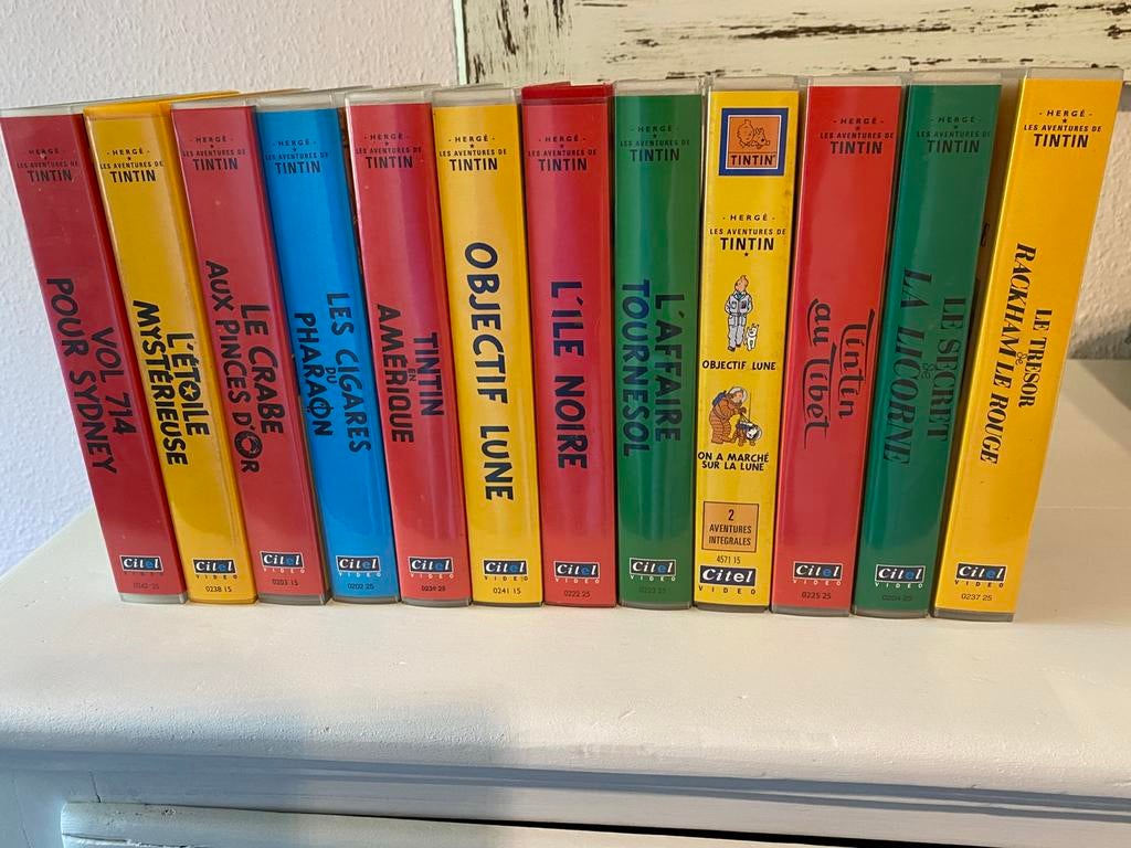 Lot de 12 Cassettes VHS. Tintin et Milou, Enlèvement, Utilisé