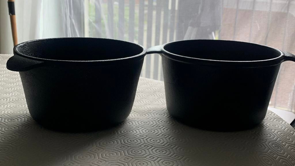 Gietijzer mini pan d16cm diep 9 cm 15 € voor 2 st, Huis en Inrichting, Keuken | Potten en Pannen, Gietijzer, Ophalen of Verzenden