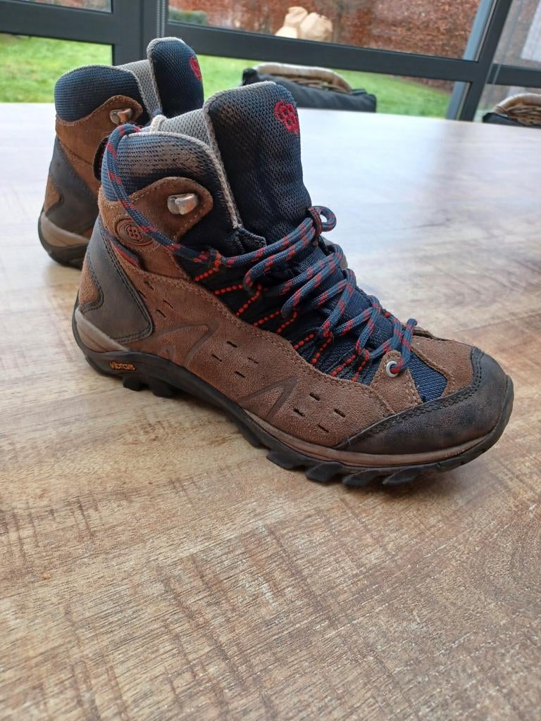 Chiroschoenen maat 36, Enlèvement