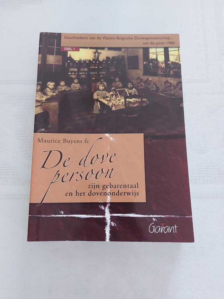 De dove persoon, zijn gebarentaal en het dovenonderwijs, Ophalen of Verzenden, Zo goed als nieuw, M. Buyens