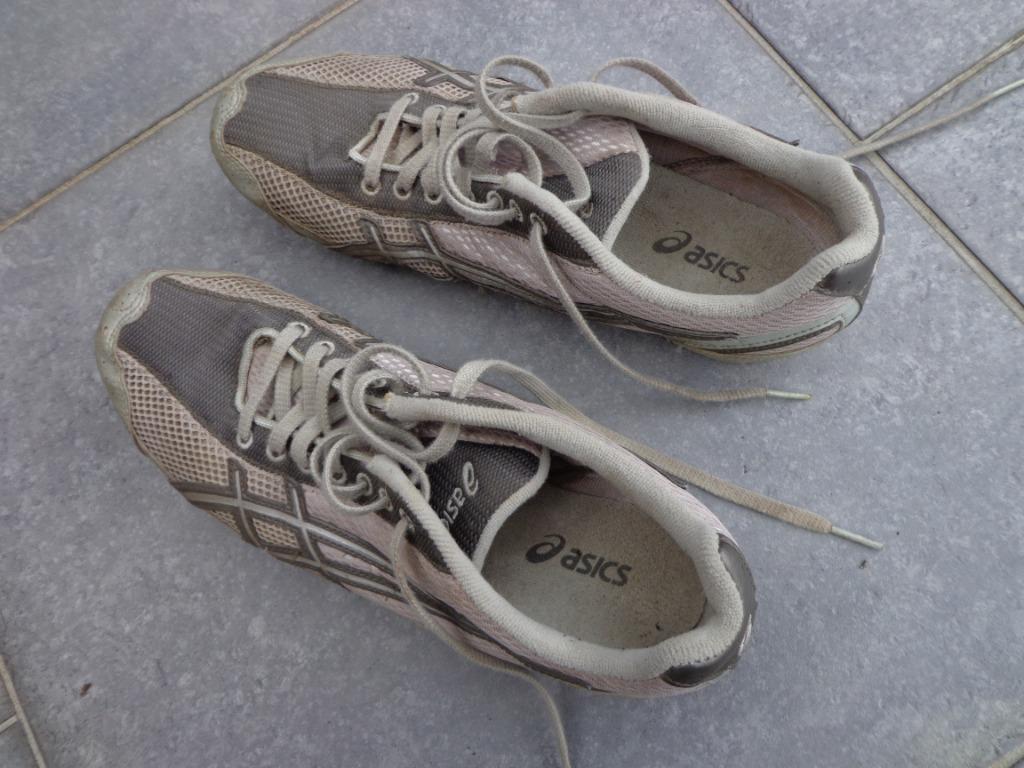 spikes, Sport en Fitness, Loopsport en Atletiek, Ophalen, Gebruikt, Spikes, Asics