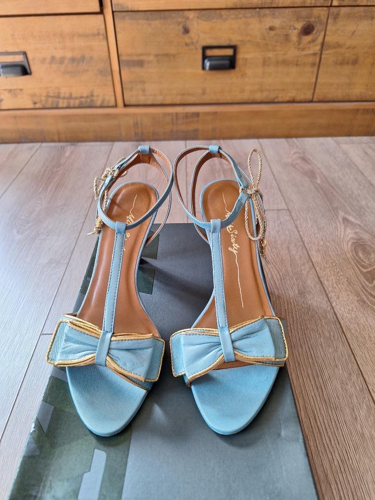 Sandalen met strik turquoise/goud maat 37, Blauw, Zo goed als nieuw, Sandalen of Muiltjes, Miss sixty