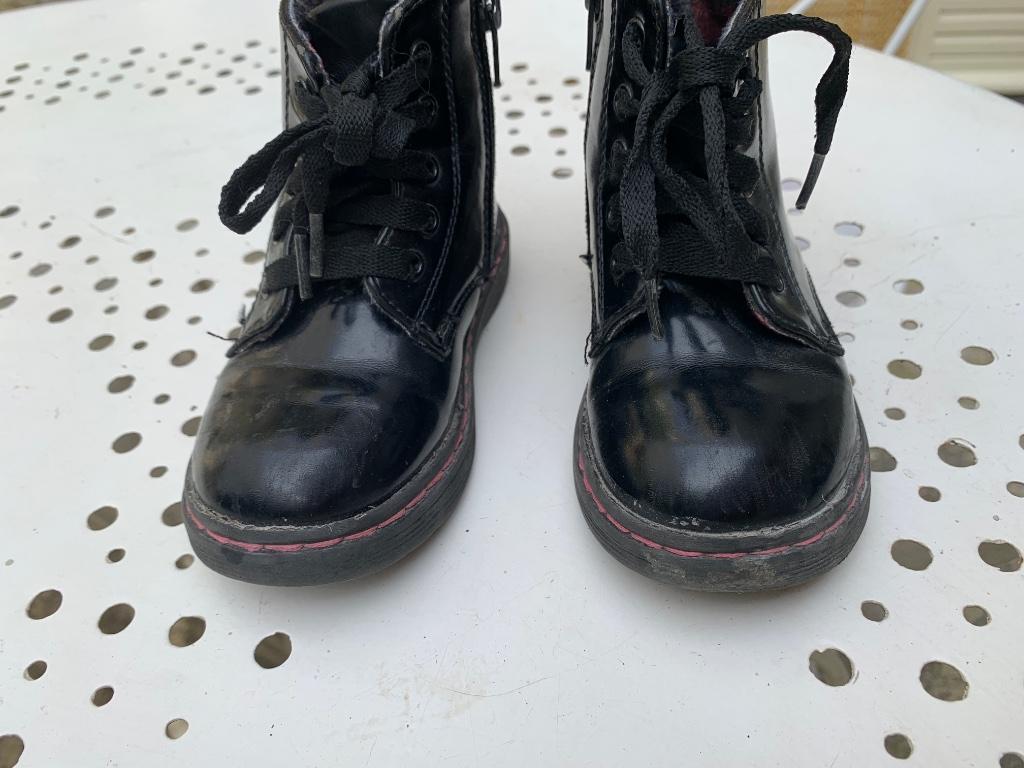 Nini & Girls 24 zwarte lakleren laarzen (Dr Martens-stijl), Kinderen en Baby's, Nini, Gebruikt, Schoenen, Verzenden