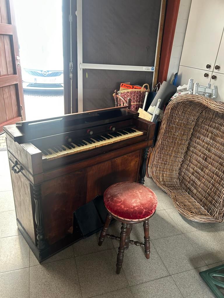 Werkend antieken orgel / piano, Muziek en Instrumenten, Ophalen, Zo goed als nieuw, Piano