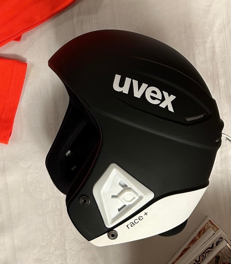 UVEX  Casque de ski  Taille 10 ans  // 55-56 Made in Germany, Sports & Fitness, Enlèvement ou Envoi, Comme neuf, Ski, Vêtements