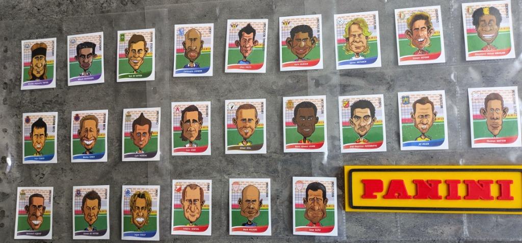 Panini football 2009 karikaturen 24x voetbal stickers 2009, Verzenden, Nieuw