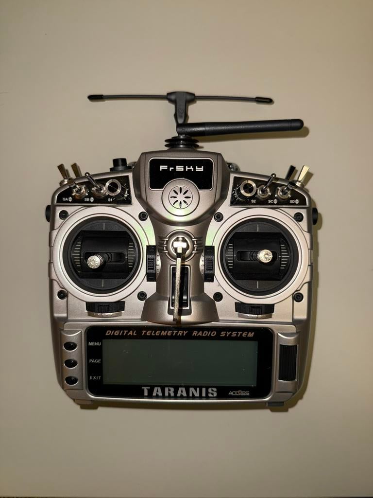 FrSky Taranis X9D met TBS Crossfire module, Hobby & Loisirs créatifs, Enlèvement, Comme neuf