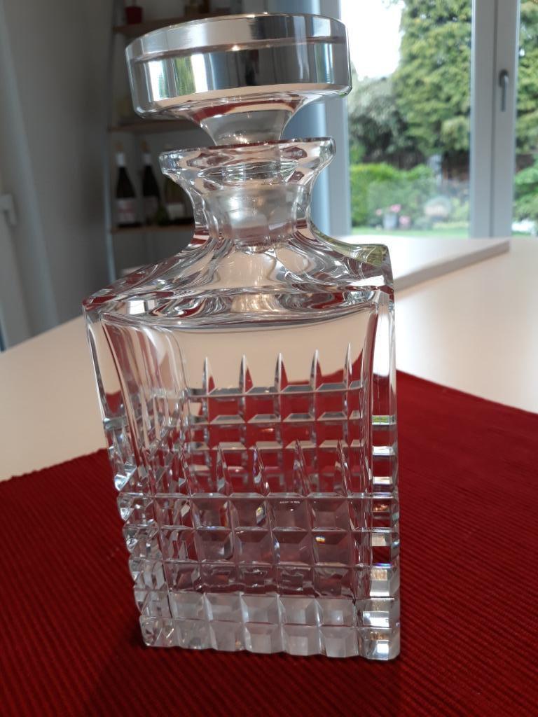 Carafe en cristal avec cloche, Enlèvement